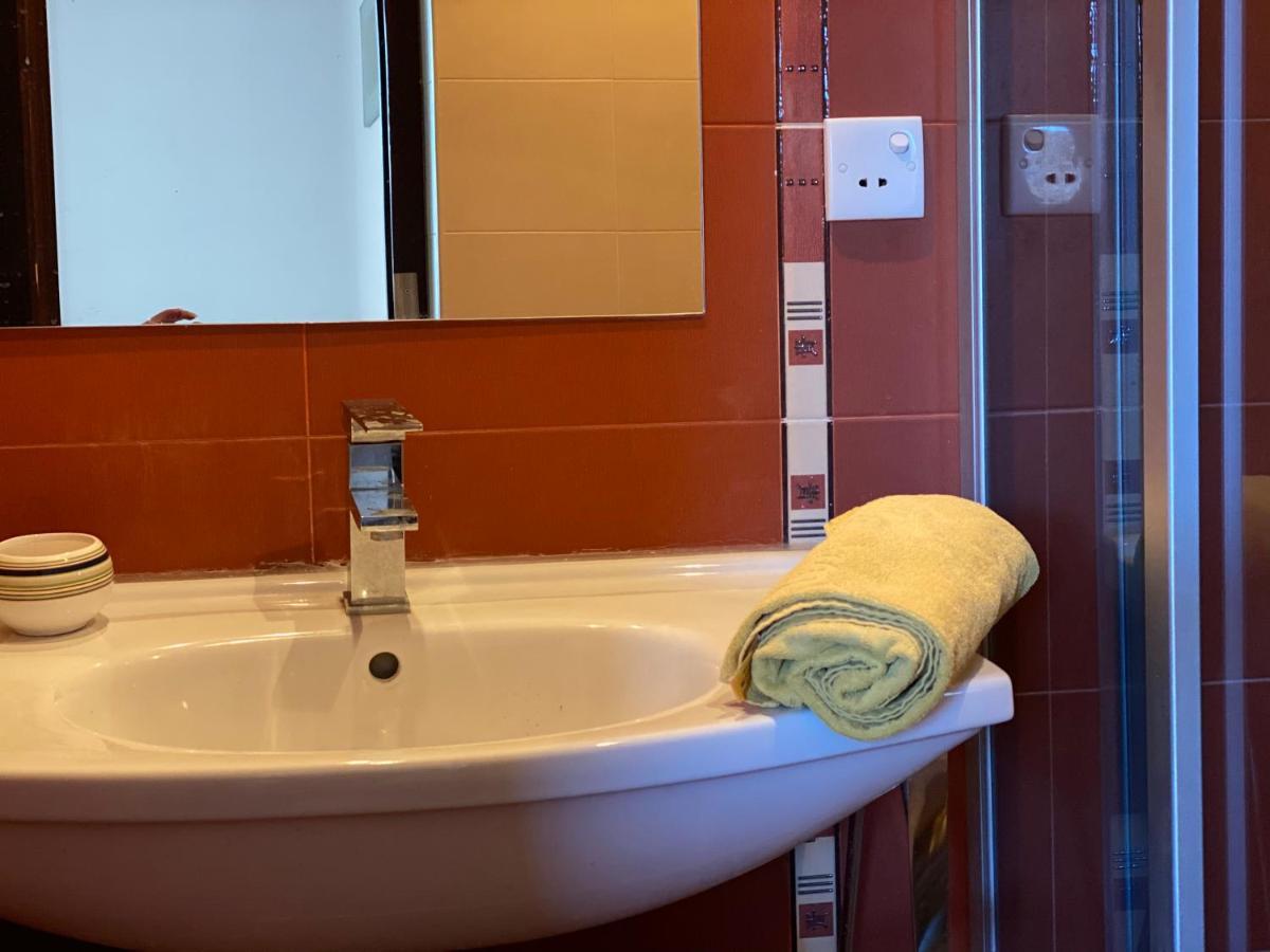 Apartment In Penta Invest Building กูเดาริ ภายนอก รูปภาพ